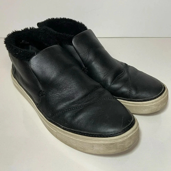 TOMS Leather Bryce Slip On Black boot Sneakers  Shoes Casual faux fur Sz 10 - Picture 2 of 11